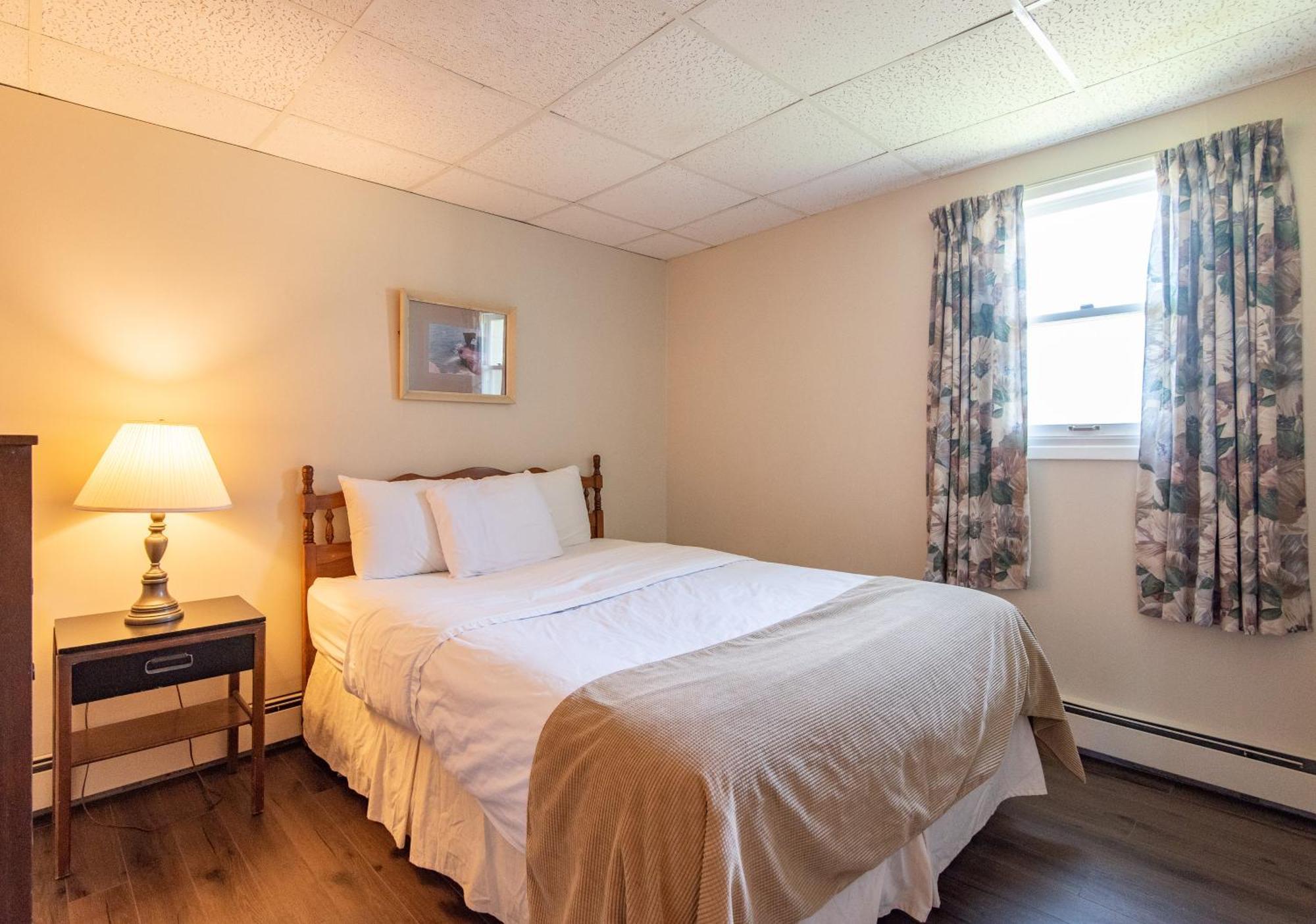Canadas Best Value Inn & Suites סאמרסייד מראה חיצוני תמונה
